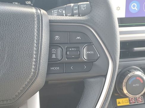 Certified 2025 Toyota 4Runner TRD Off-Road Premium image 36