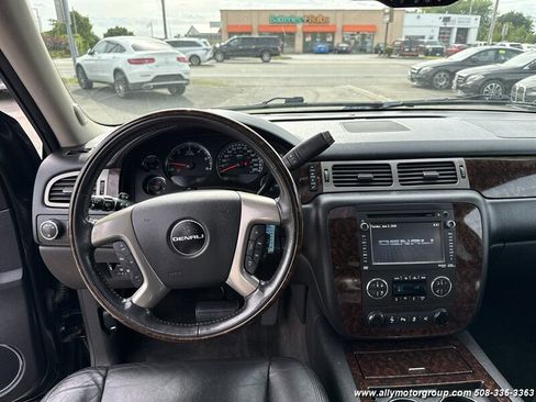 Used 2012 GMC Yukon Denali AWD/4WD image 18
