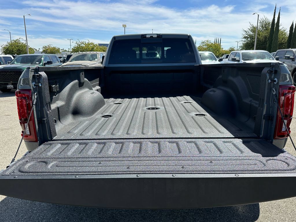 New 2026 RAM 3500 Big Horn AWD/4WD image 18