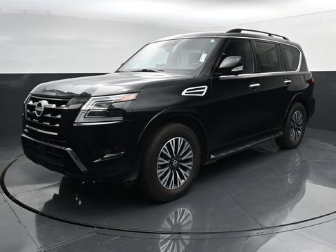 Used 2023 Nissan Armada SL w/ Midnight Edition Package AWD/4WD image 4