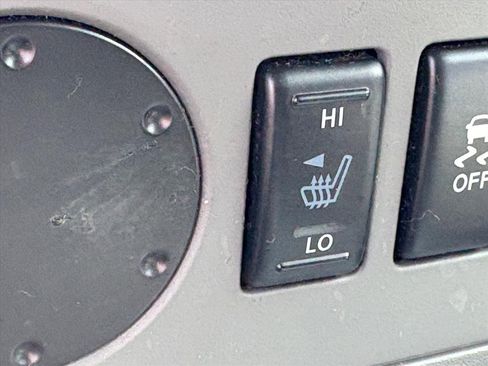 Used 2020 Nissan Frontier SV w/ Midnight Edition Floor Mats image 13