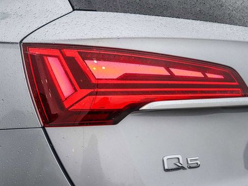 Used 2022 Audi Q5 2.0T Premium w/ Convenience Package image 12