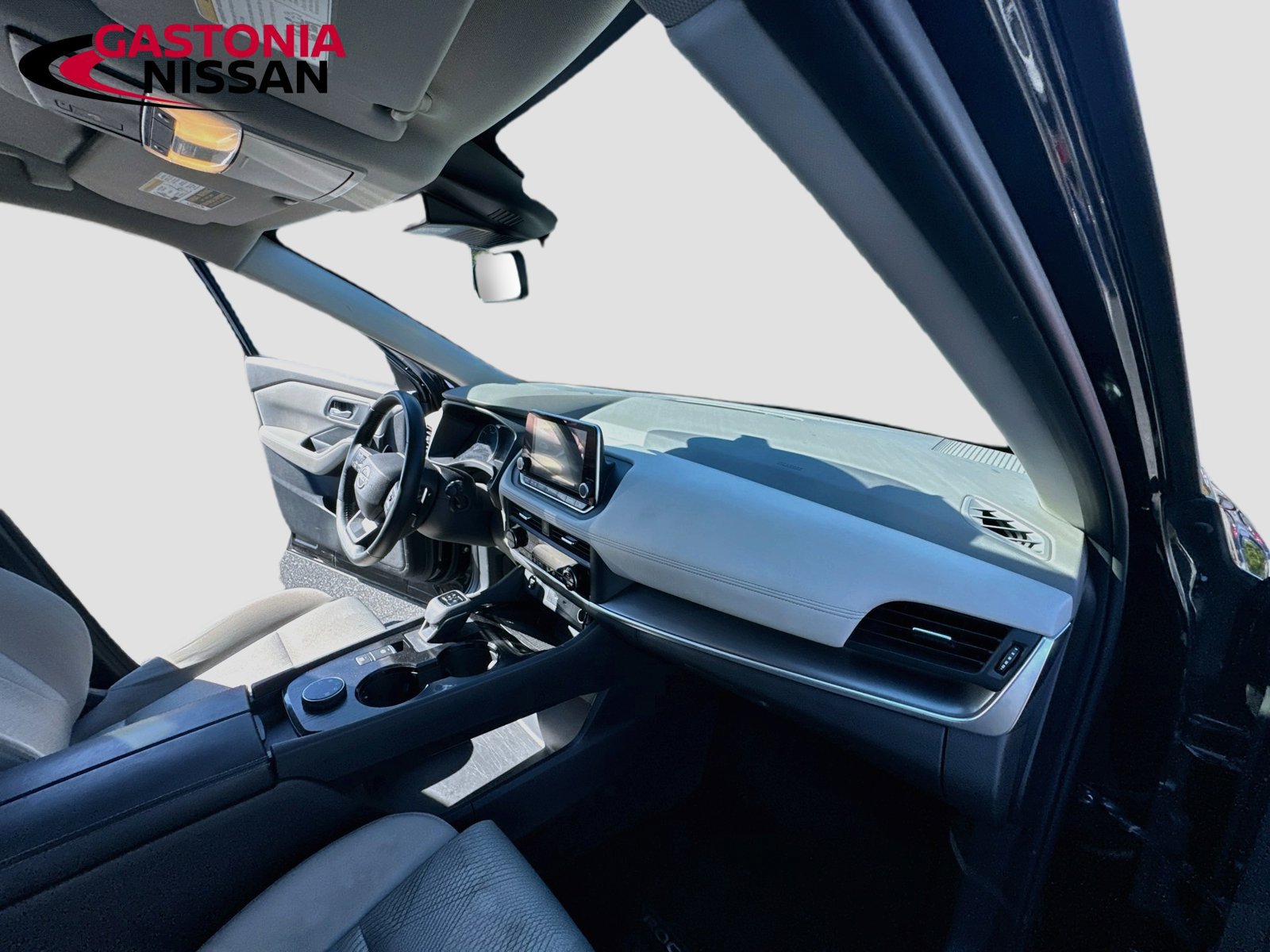 Used 2025 Nissan Rogue SV AWD/4WD image 34