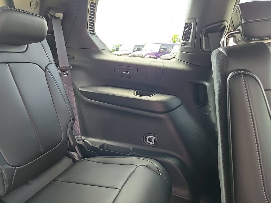 New 2026 Jeep Grand Cherokee L Limited w/ Limited Altitude Package AWD/4WD image 92