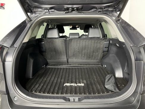 Used 2020 Toyota RAV4 XLE Premium image 26