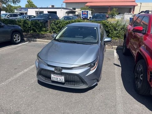 Used 2022 Toyota Corolla LE FWD image 12