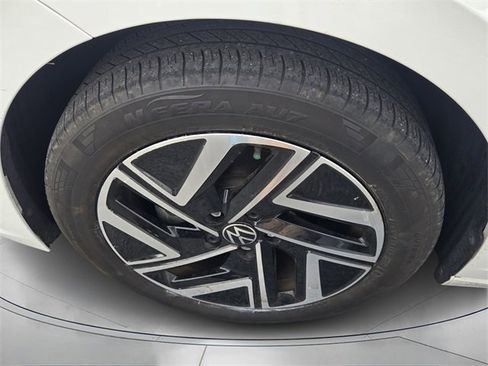 Used 2023 Volkswagen Jetta SEL image 9