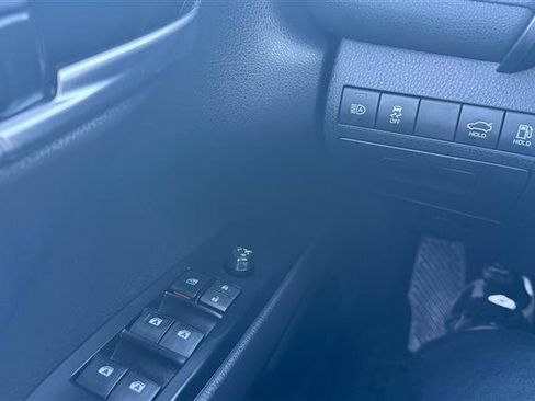 Used 2019 Toyota Camry LE image 30