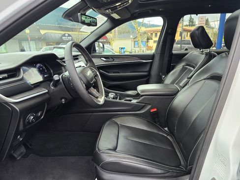 Used 2024 Jeep Grand Cherokee L Limited w/ Luxury Tech Group II image 21