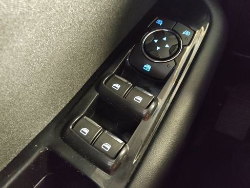 Used 2018 Ford Edge SEL w/ Ford Safe & Smart Package FWD image 27