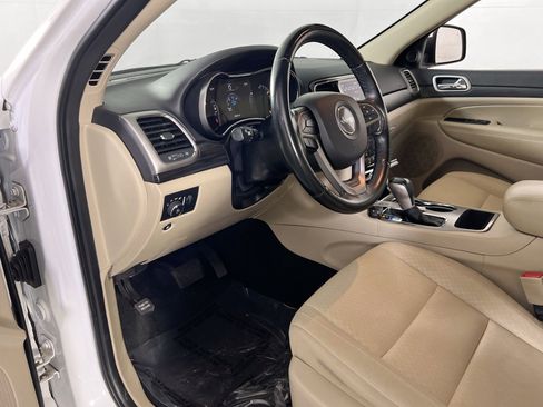 Used 2022 Jeep Grand Cherokee Laredo E image 9