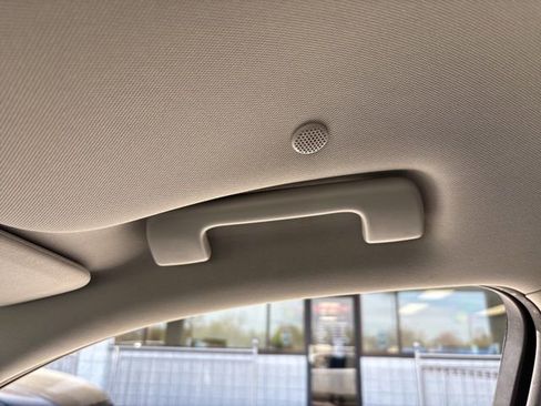 Used 2018 Chevrolet Traverse LT image 23