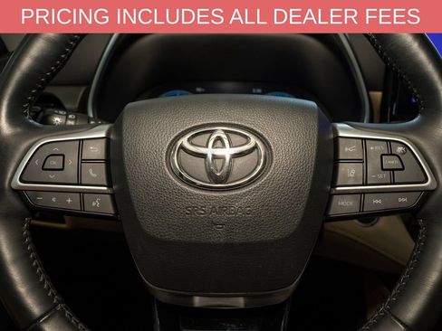 Used 2023 Toyota Highlander Limited FWD image 21