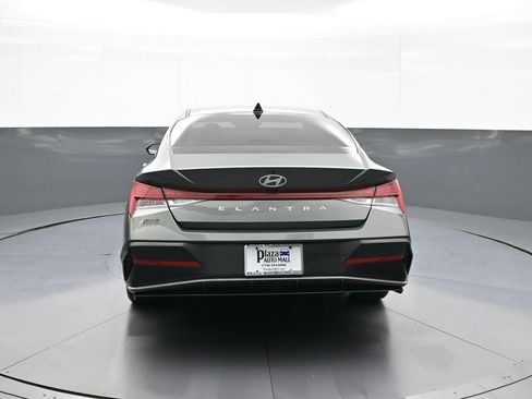 Certified 2024 Hyundai Elantra SEL w/ Convenience Package FWD image 7