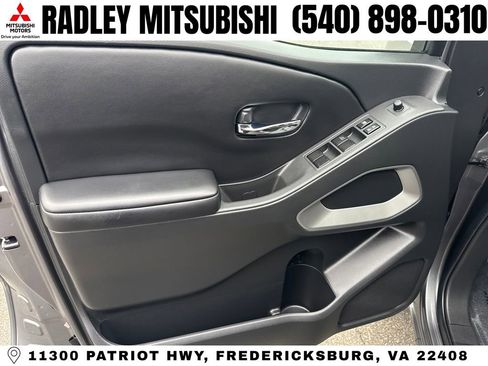 Used 2025 Nissan Frontier SV AWD/4WD image 5