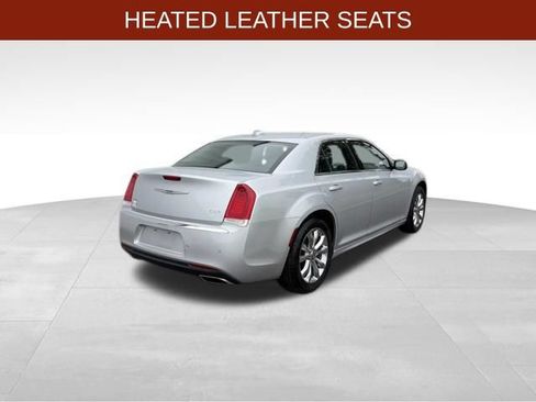 Used 2021 Chrysler 300 Touring L AWD/4WD image 7