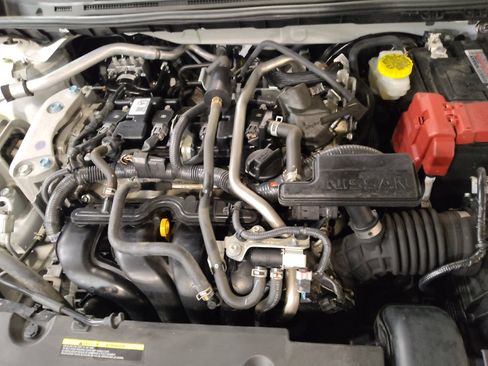 Used 2024 Nissan Sentra SV FWD image 30