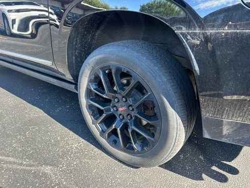 Used 2022 GMC Yukon XL Denali AWD/4WD image 15