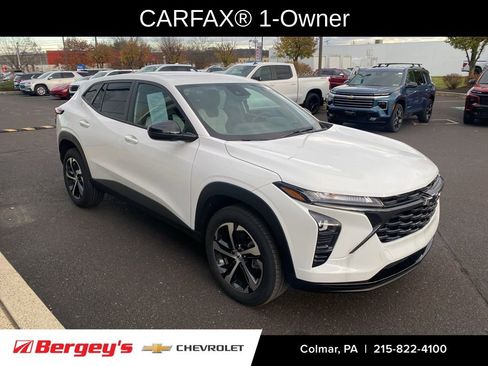 Used 2024 Chevrolet Trax RS image 3