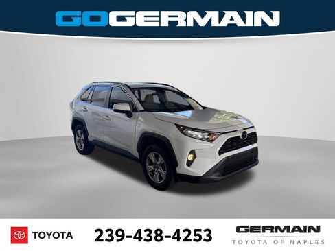 Used 2021 Toyota RAV4 XLE w/ Convenience Package FWD image 11