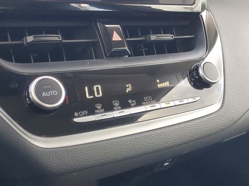 Used 2023 Toyota Corolla LE image 28