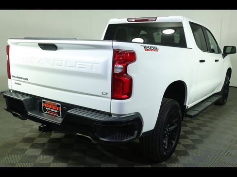 Used 2022 Chevrolet Silverado 1500 LT Trail Boss w/ Bed Protection Package AWD/4WD image 17
