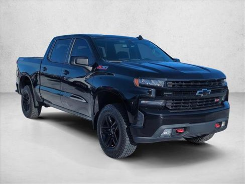 Used 2020 Chevrolet Silverado 1500 LT Trail Boss image 3