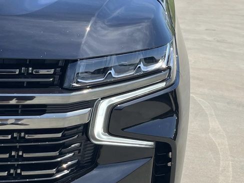 Used 2022 Chevrolet Suburban RST w/ Luxury Package image 9