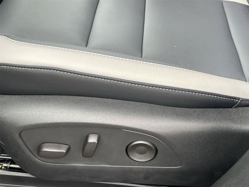 Used 2025 Honda Prologue Touring image 13