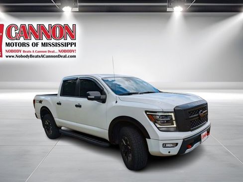 Used 2020 Nissan Titan PRO-4X w/ Pro-4x Convenience Package image 7