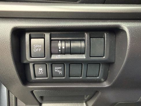 Used 2019 Subaru Impreza 2.0i Limited image 17