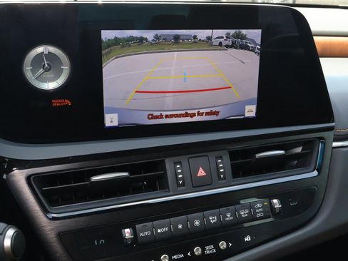 Used 2025 Lexus ES 350 w/ Premium Package FWD image 28