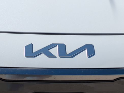 Certified 2025 Kia Niro Wind image 13