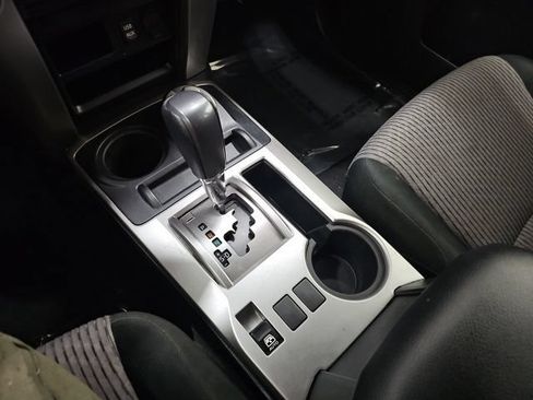 Used 2018 Toyota 4Runner SR5 AWD/4WD image 22