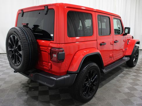 Used 2025 Jeep Wrangler Unlimited Sahara AWD/4WD image 28