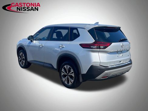 Used 2023 Nissan Rogue SV FWD image 6