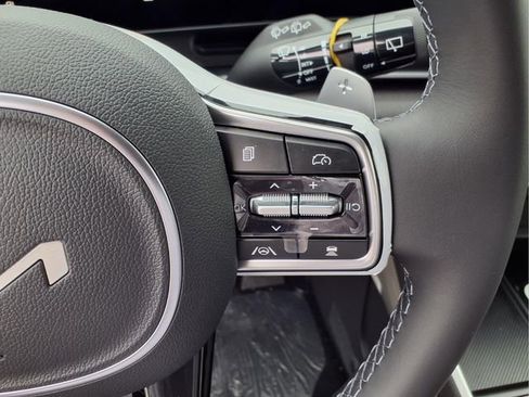 New 2026 Kia Carnival EX image 12