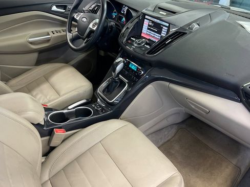 Used 2014 Ford Escape Titanium w/ Equipment Group 401A AWD/4WD image 17