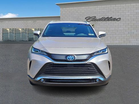 Used 2024 Toyota Venza XLE AWD/4WD image 2