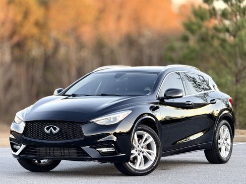 Used 2018 INFINITI QX30 Premium w/ Navigation Package image 7
