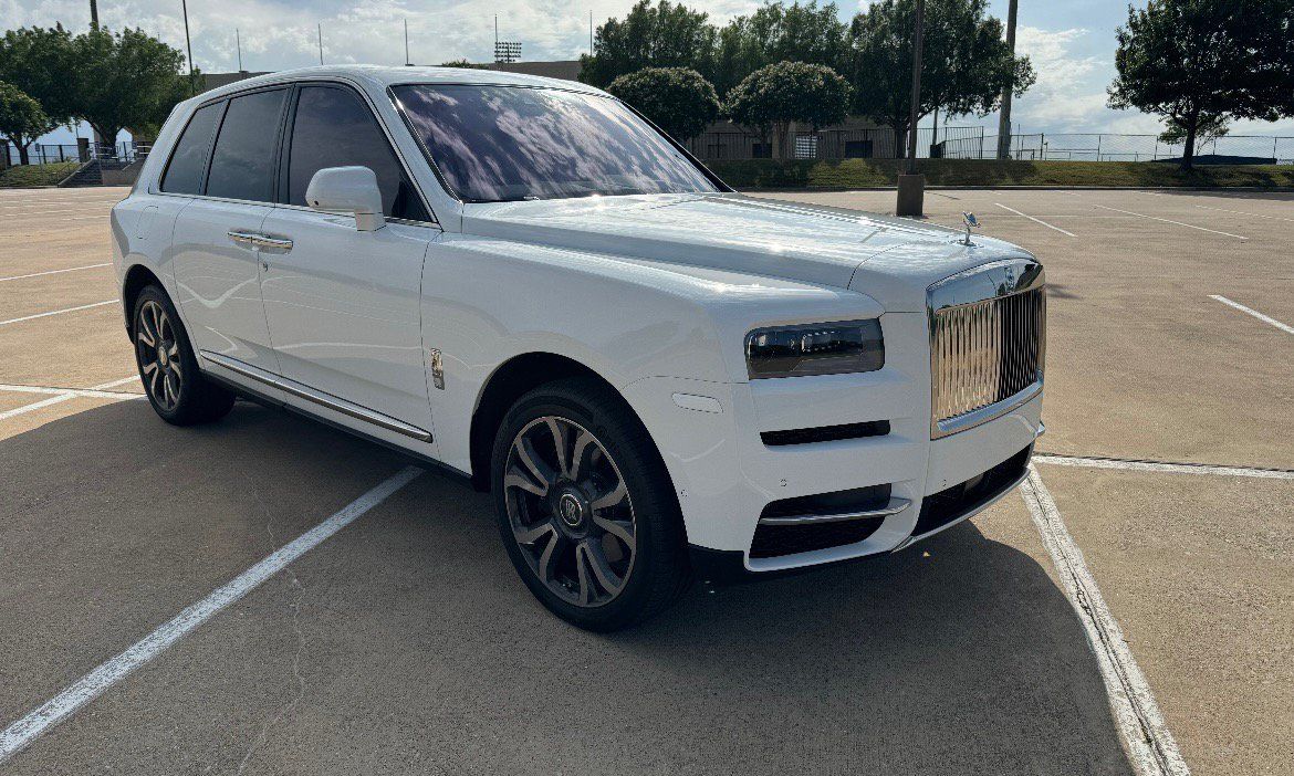 Used 2024 Rolls-Royce Cullinan w/ Cullinan Package AWD/4WD image 4