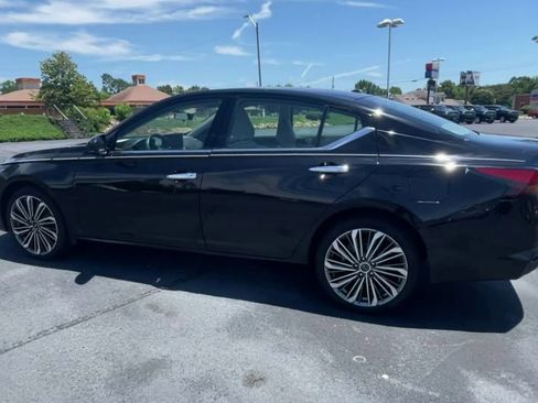 Used 2023 Nissan Altima 2.5 SL AWD/4WD image 6