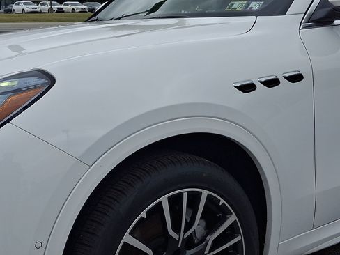 Certified 2025 Maserati Grecale Modena AWD/4WD image 14