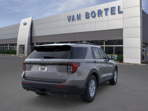 Used 2026 Ford Explorer Active AWD/4WD image 8