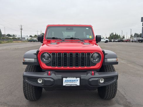 Used 2025 Jeep Wrangler Unlimited Rubicon AWD/4WD image 2