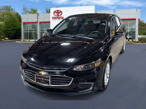 Used 2018 Chevrolet Malibu LT image 1