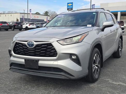 Used 2020 Toyota Highlander XLE image 9