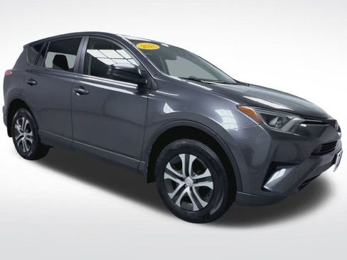 Used 2018 Toyota RAV4 LE image 16