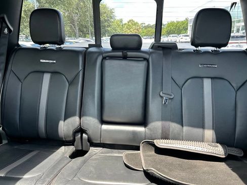 Used 2019 Ford F150 Platinum w/ Equipment Group 701A Luxury AWD/4WD image 13