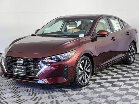 Used 2025 Nissan Sentra SV w/ SV Premium Package image 5